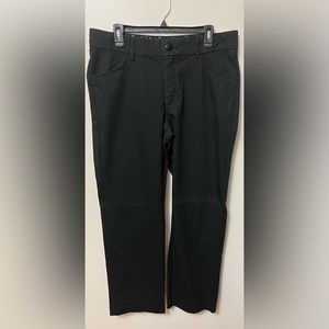 Women’s Lee pants size 12 black straight leg.